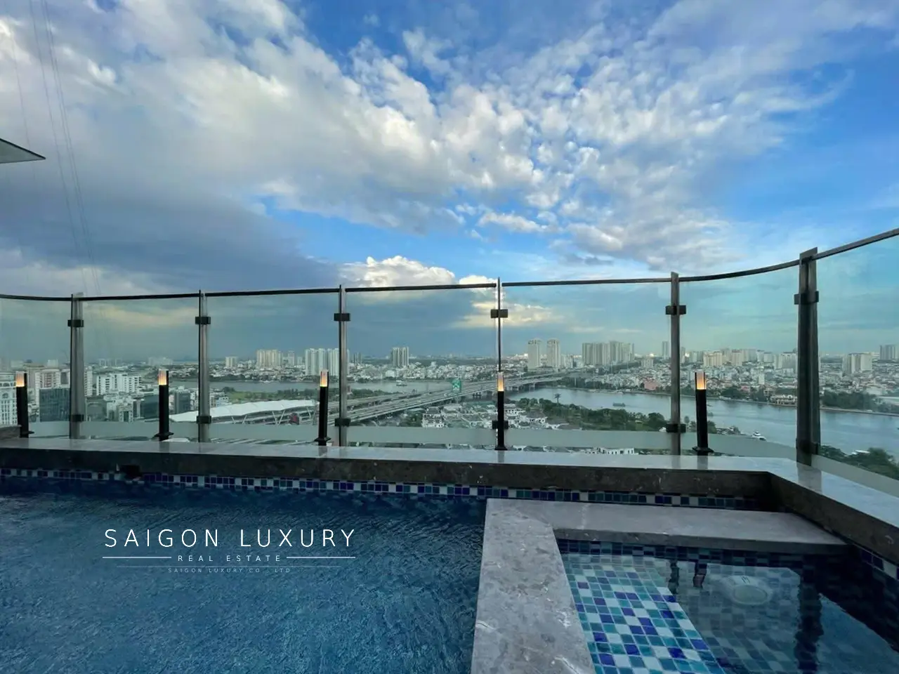 1SKYVILLA-LANDMARK-81-70TY