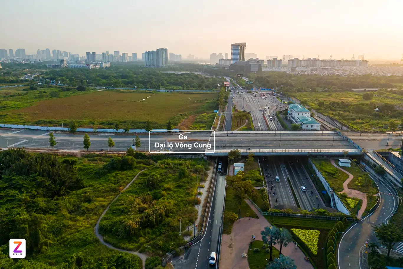 Subsequently, Metro Line 2A will cross the Saigon River and proceed to the Ring Road station, located on the main transportation axis of the Thu Thiem New Urban Area, which is shaping a modern architectural space with low building density and many green areas.