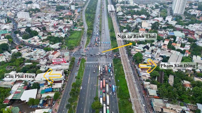 Beltway 2 will pass through the Binh Thai intersection on Vo Nguyen Giap Street. Photo: Anh Tu
